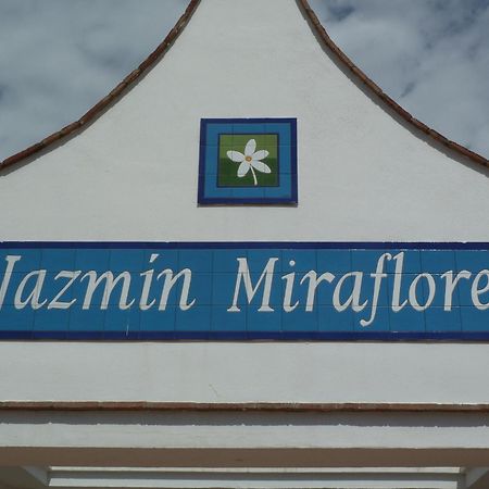 Jazmin Miraflores Seaview Apartment ลากาลาเดมิฮาส ภายนอก รูปภาพ