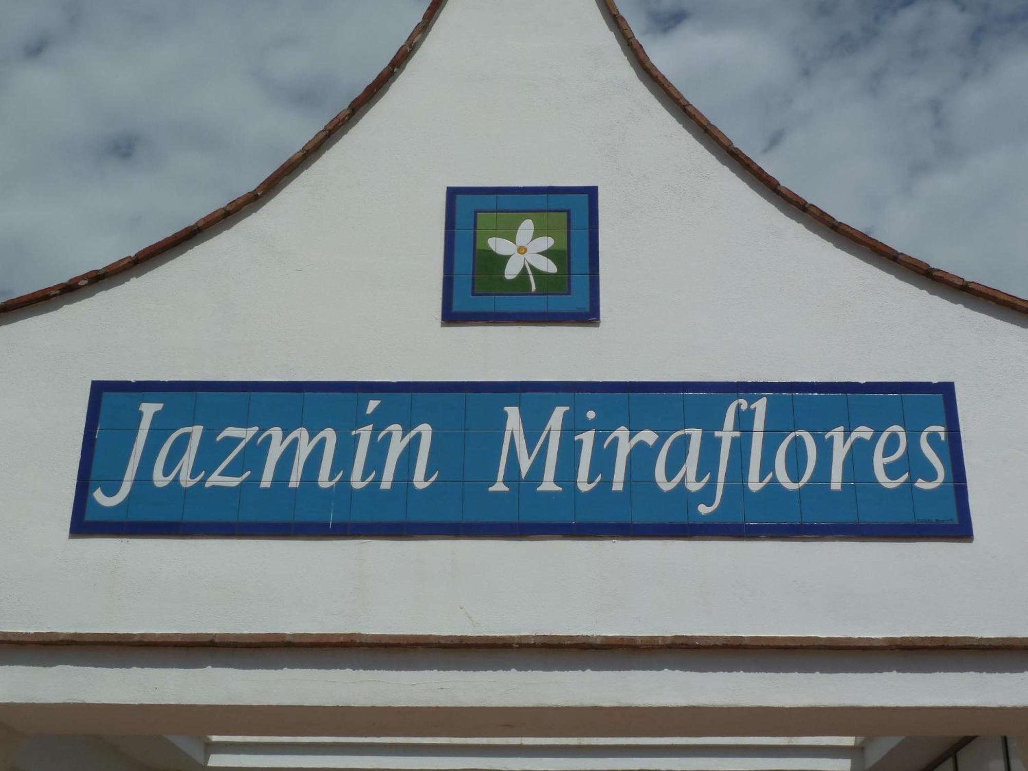 Jazmin Miraflores Seaview Apartment ลากาลาเดมิฮาส ภายนอก รูปภาพ